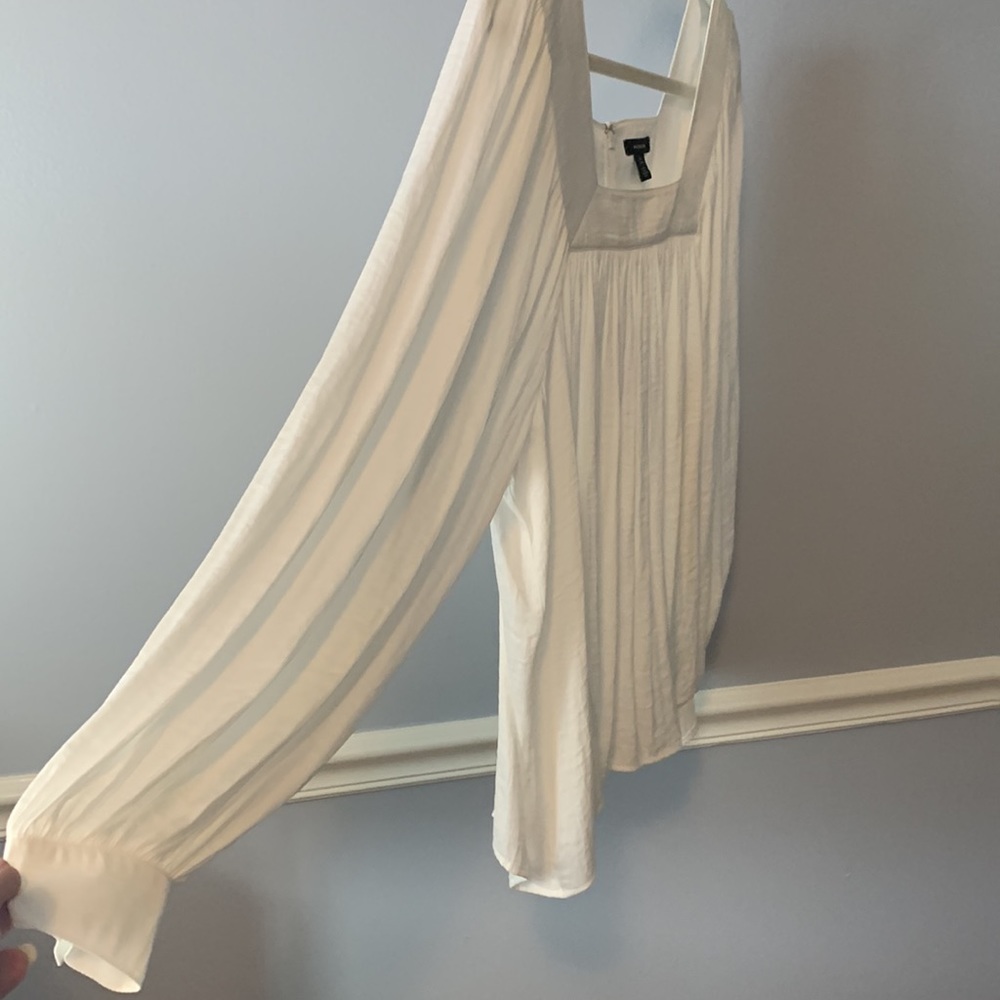 Halogen Crinkle Silky White Square Neck Top Wrist Closures Boho Flowy Top - Picture 3 of 5